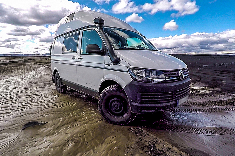 Custom-Bus T6 Camper in Island