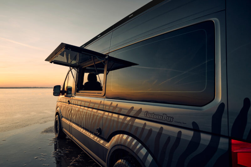 Camper XL mit unsichtbarem Aufstellfenster in Glas